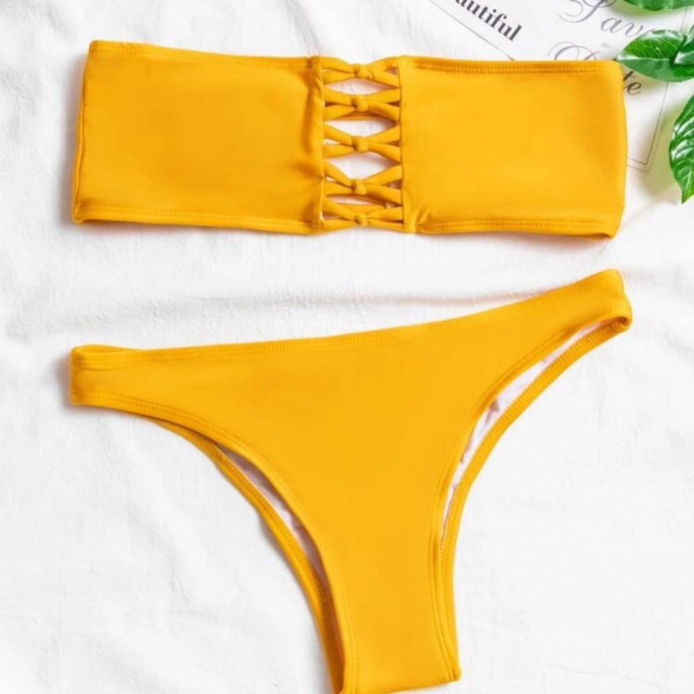 Mustard yellow bandeau crisscross bikini 👙